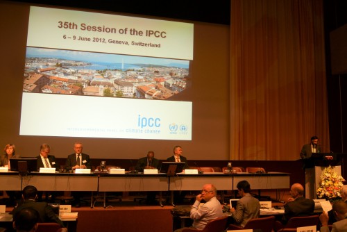 Obr.1 Zahájení 35. zasedání IPCC