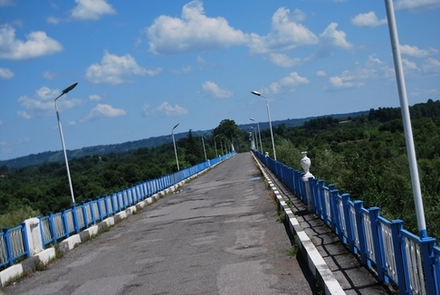 most přes řeku Inguri