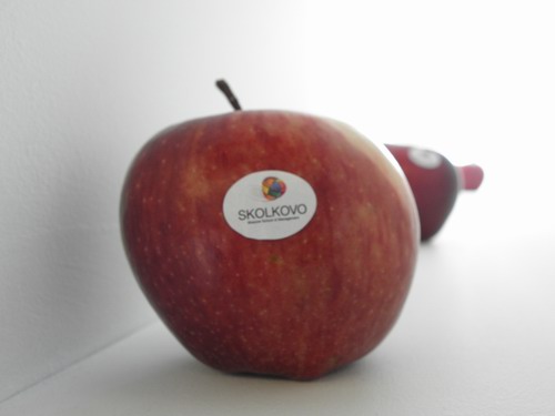 Jablko - symbol skolkovské univerzity
