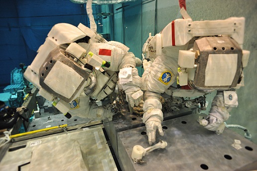 Astronauti testovali v bazénu jak zastavit únik čpavku