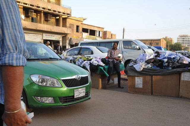 Škodovky jsou v Chartúmu většinou luxusními vozy a z evropských asi nejčastěji zastoupené