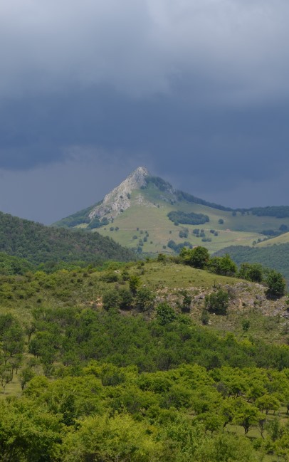 Dácká hora Piatra Craivii v dnešní bouřce